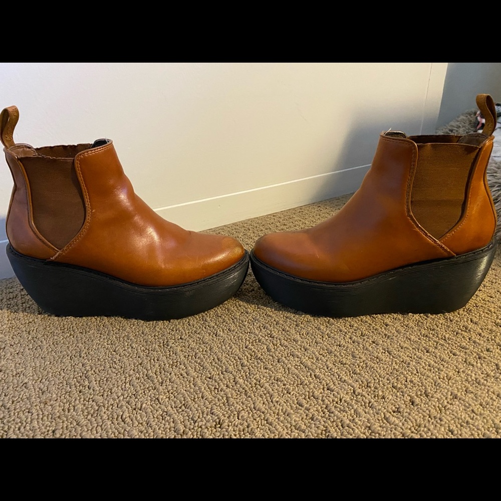Doc Marten Aerial Analine Platforms
